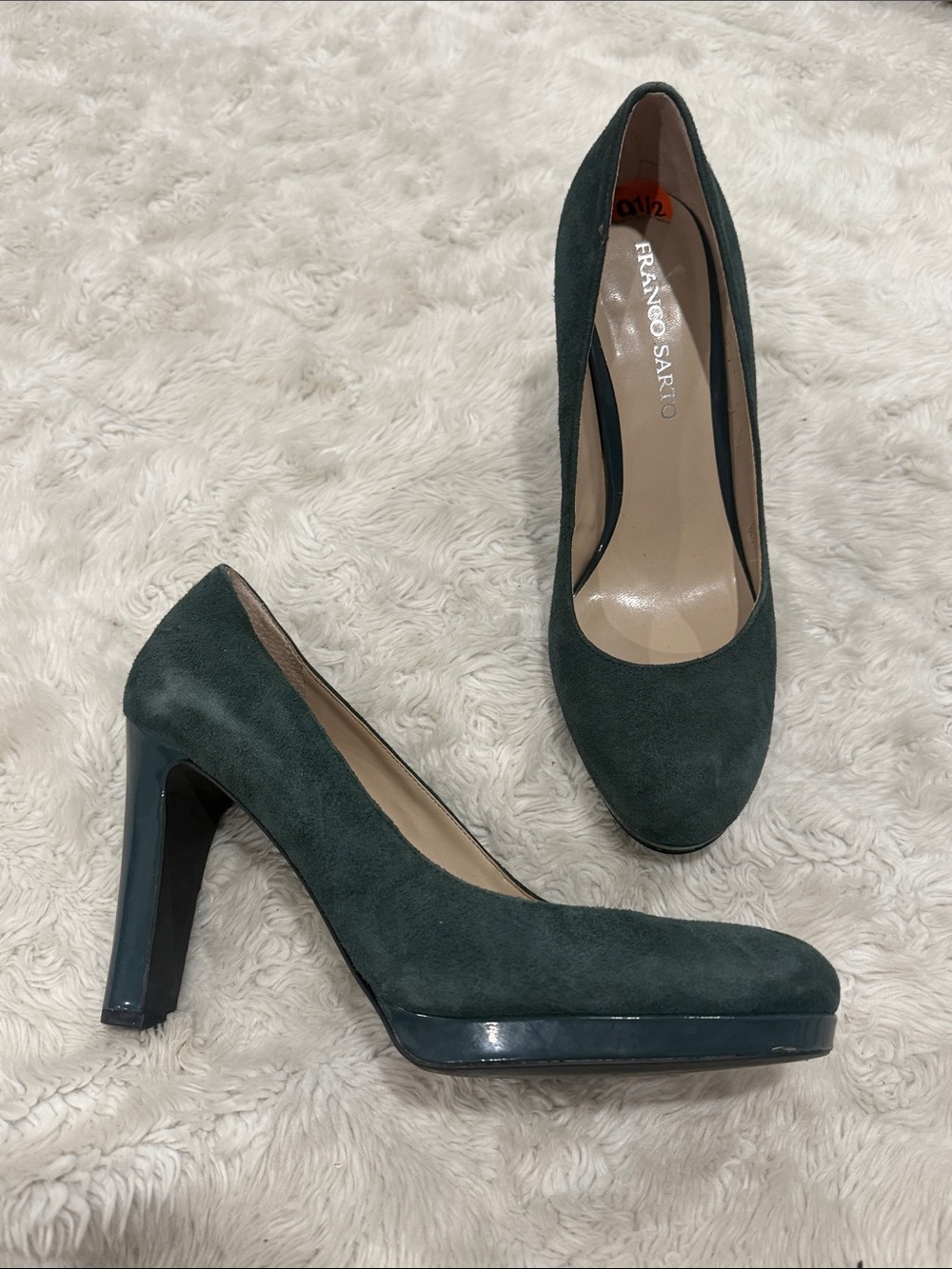 Franco Sarto Balada‎ dark green suede platform pumps Woman’s Size 9.5